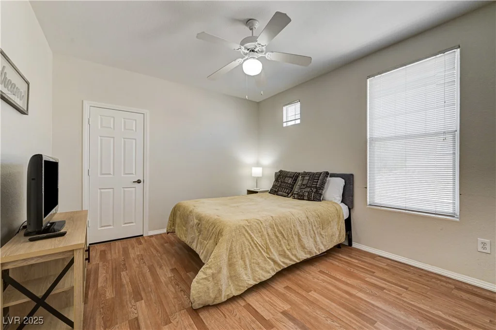5855 Valley, North Las Vegas, NV 89031