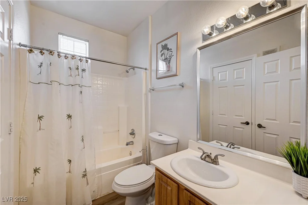 5855 Valley, North Las Vegas, NV 89031