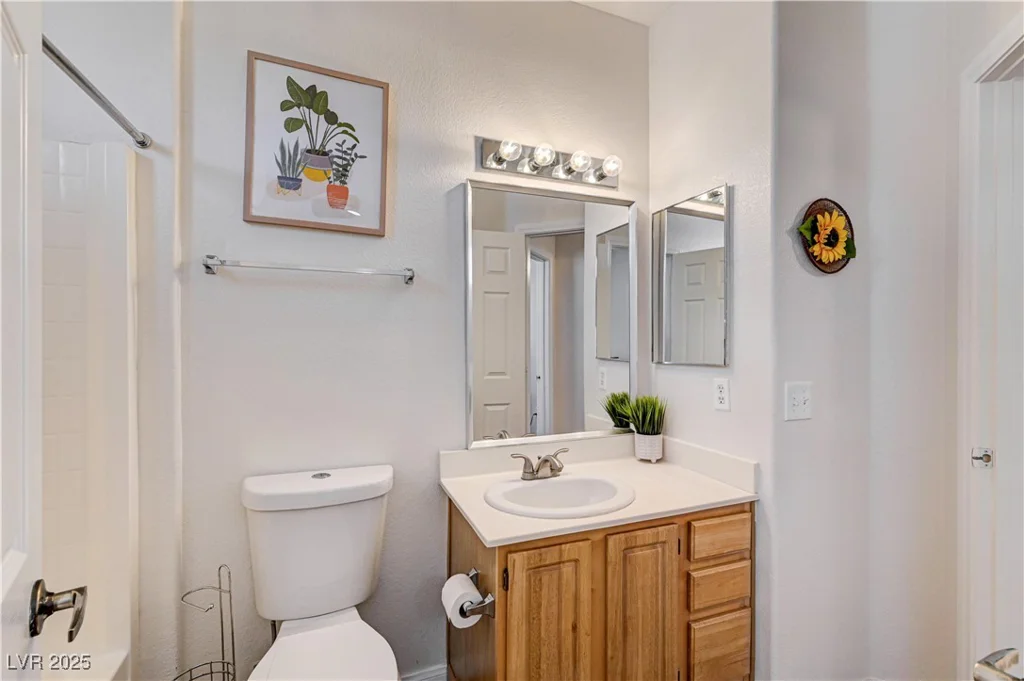 5855 Valley, North Las Vegas, NV 89031