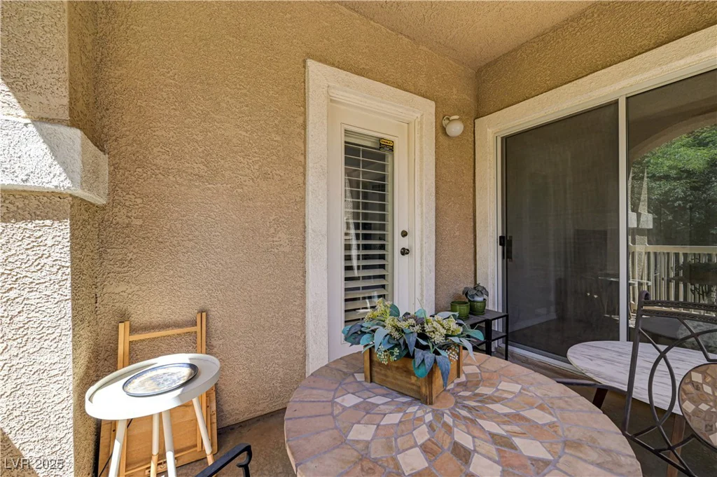 5855 Valley, North Las Vegas, NV 89031