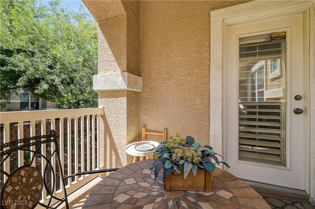5855 Valley, North Las Vegas, NV 89031