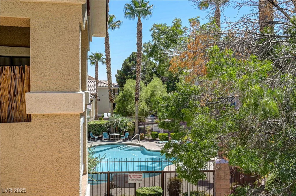 5855 Valley, North Las Vegas, NV 89031
