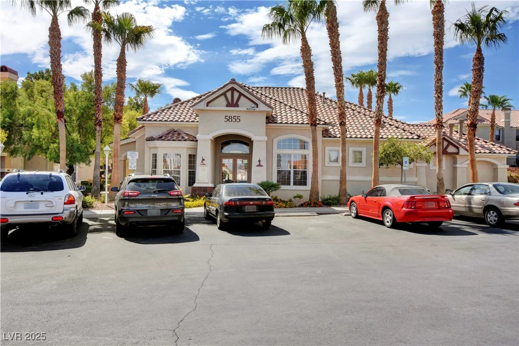 5855 Valley, North Las Vegas, NV 89031