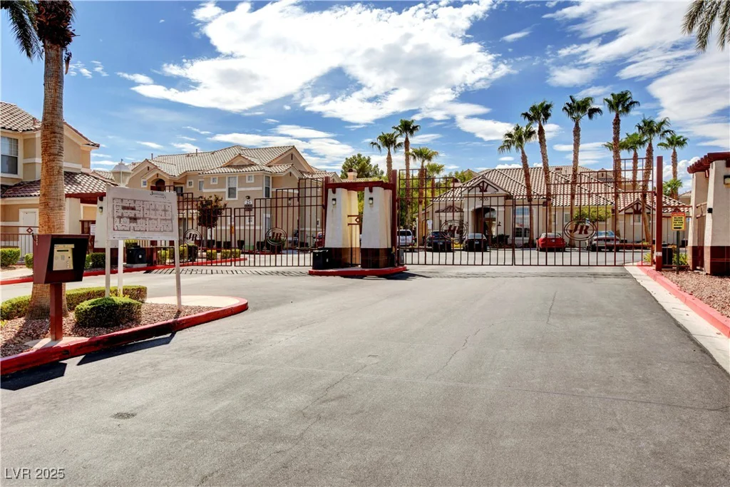 5855 Valley, North Las Vegas, NV 89031