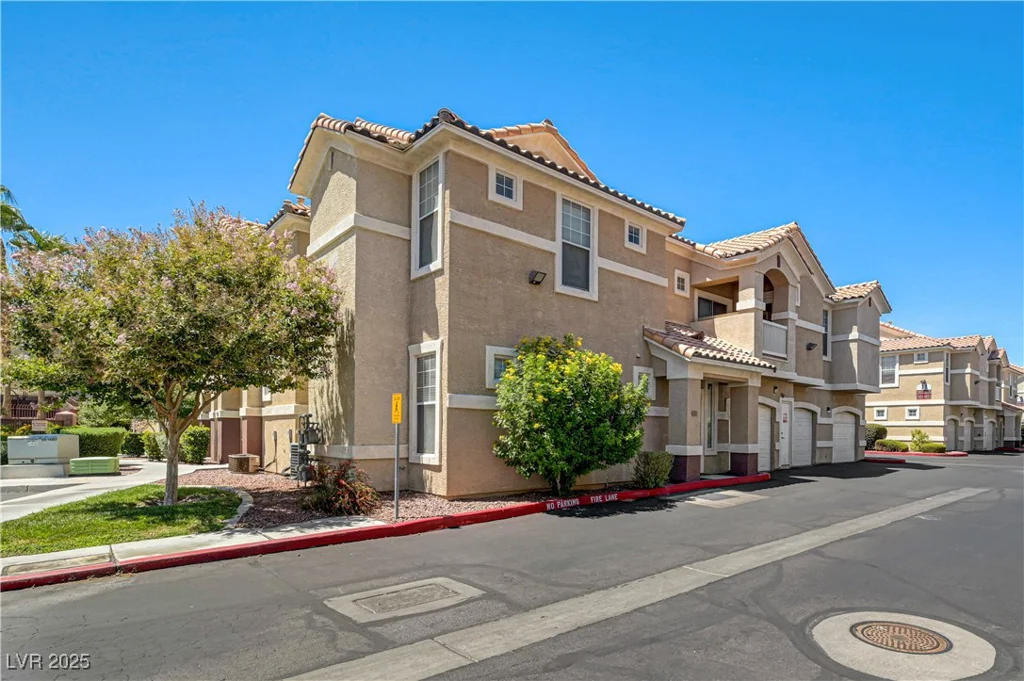 5855 Valley, North Las Vegas, NV 89031