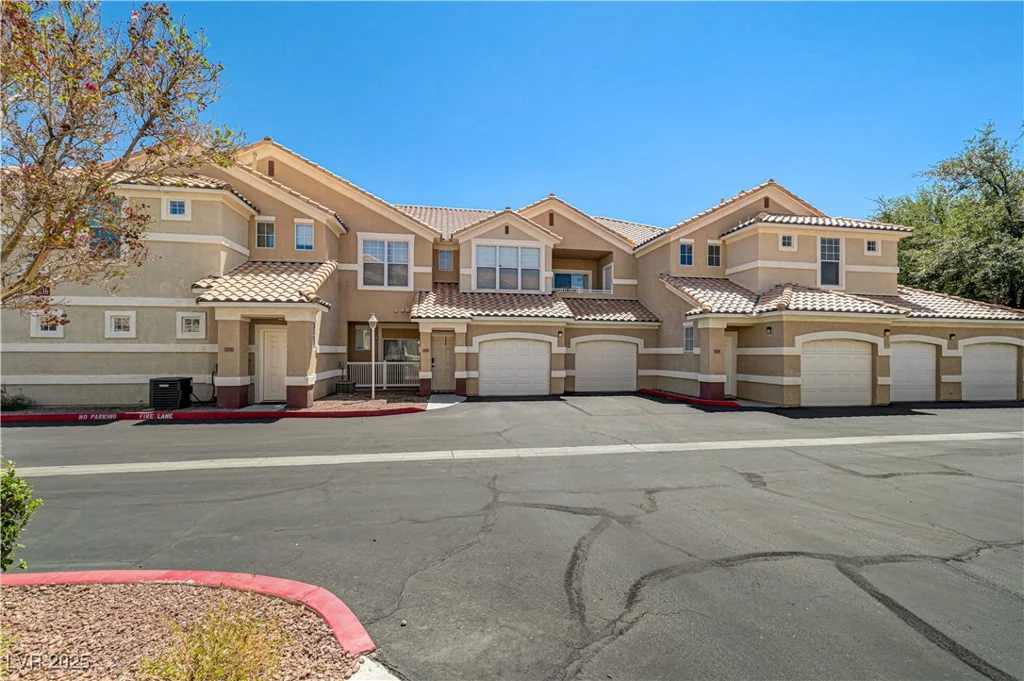 5855 Valley, North Las Vegas, NV 89031