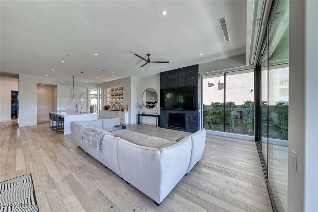 672 Blackrock Rim, Henderson, NV 89012