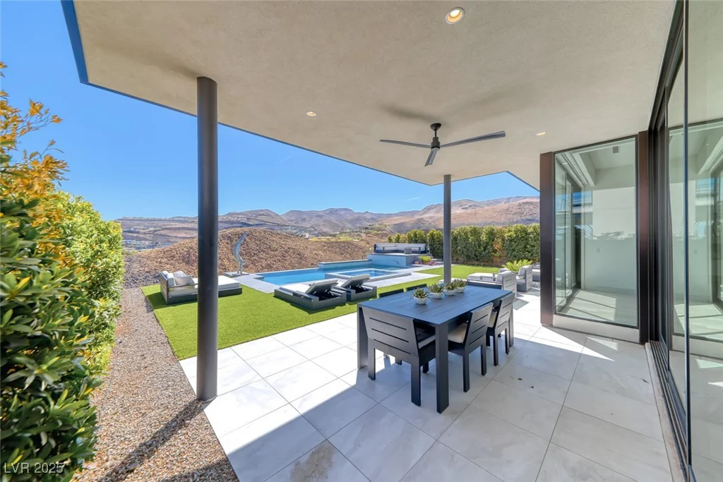 672 Blackrock Rim, Henderson, NV 89012