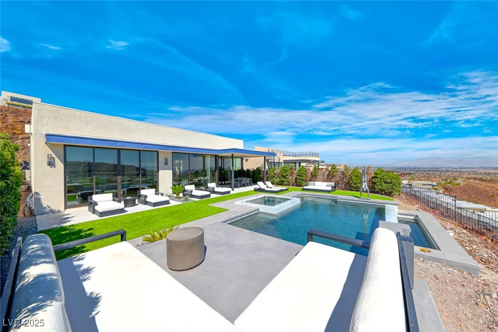 672 Blackrock Rim, Henderson, NV 89012