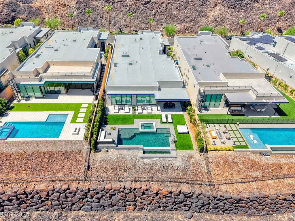 672 Blackrock Rim, Henderson, NV 89012