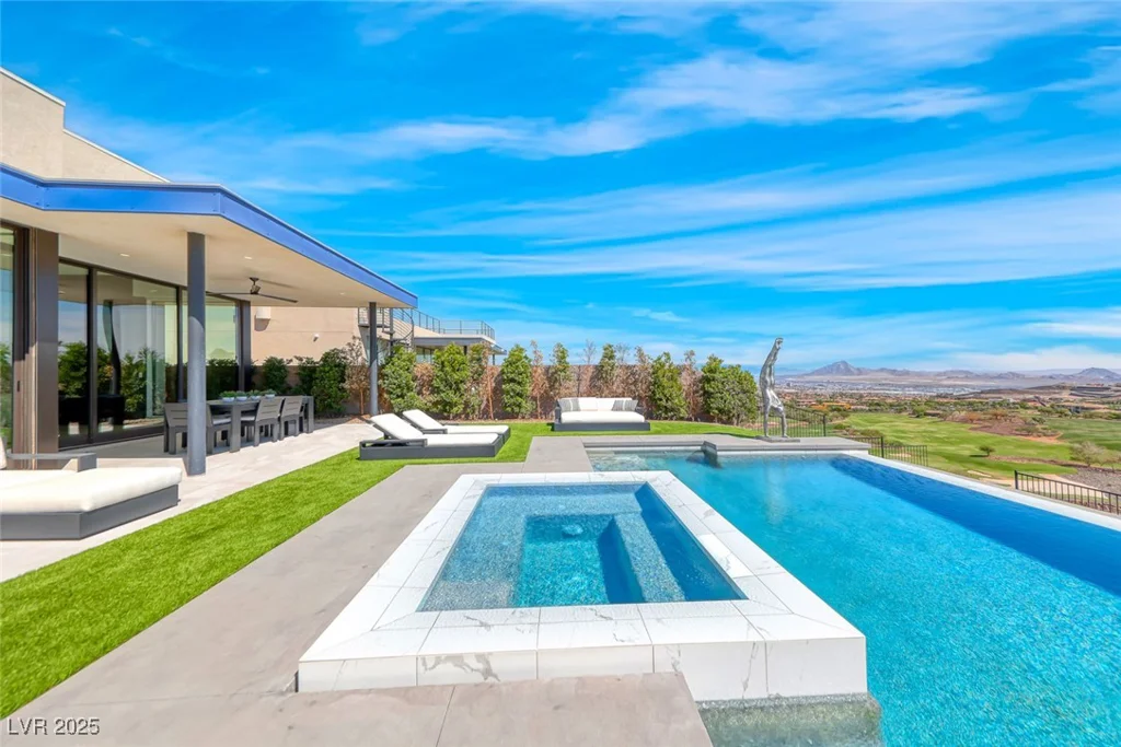 672 Blackrock Rim, Henderson, NV 89012