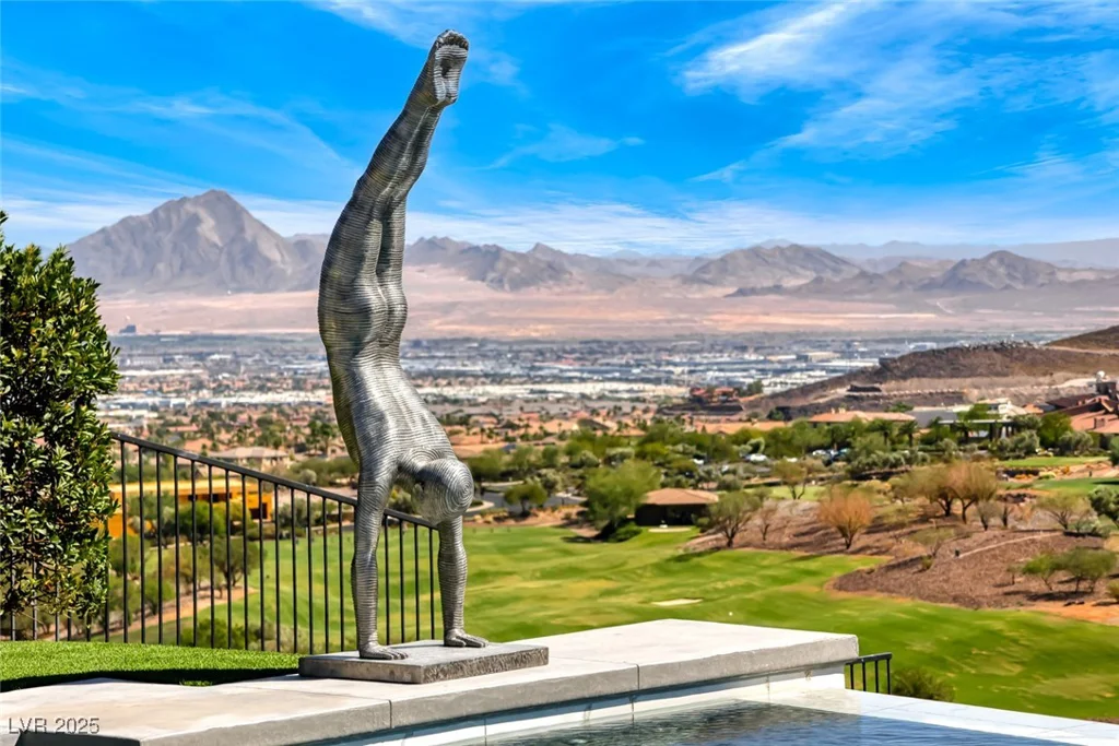 672 Blackrock Rim, Henderson, NV 89012