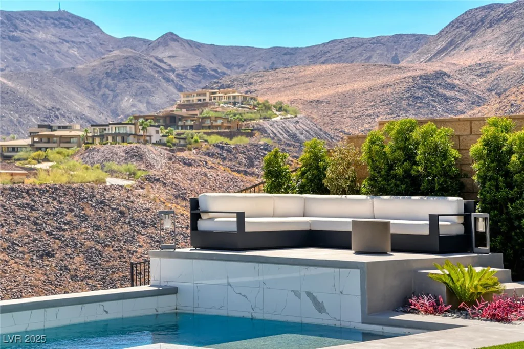672 Blackrock Rim, Henderson, NV 89012