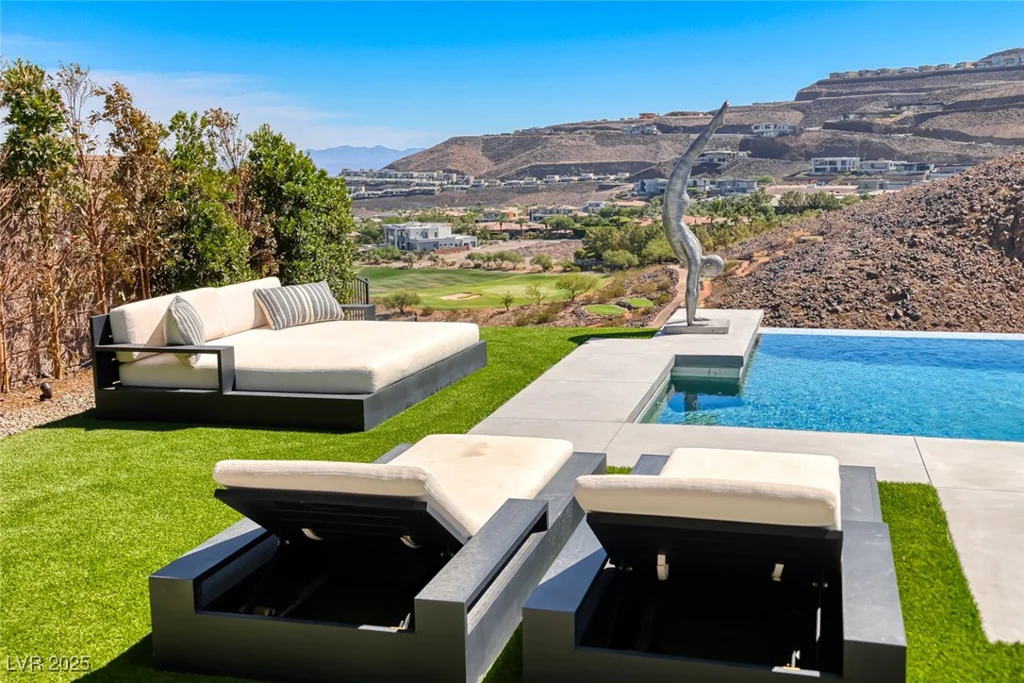 672 Blackrock Rim, Henderson, NV 89012