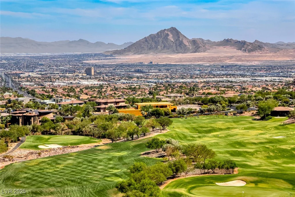 672 Blackrock Rim, Henderson, NV 89012