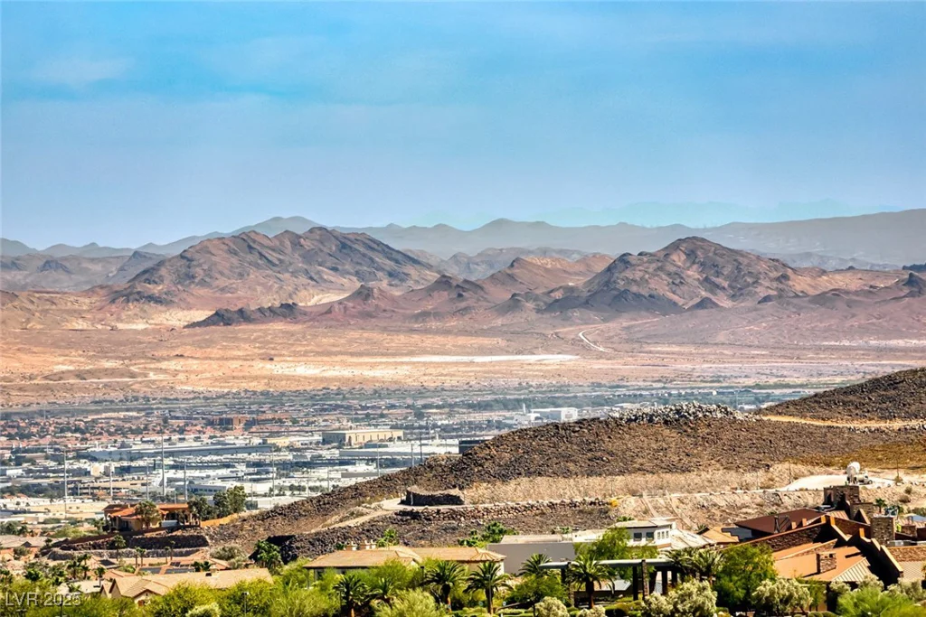 672 Blackrock Rim, Henderson, NV 89012
