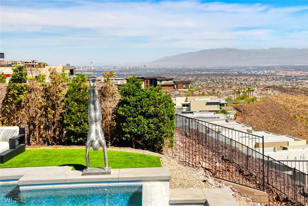 672 Blackrock Rim, Henderson, NV 89012