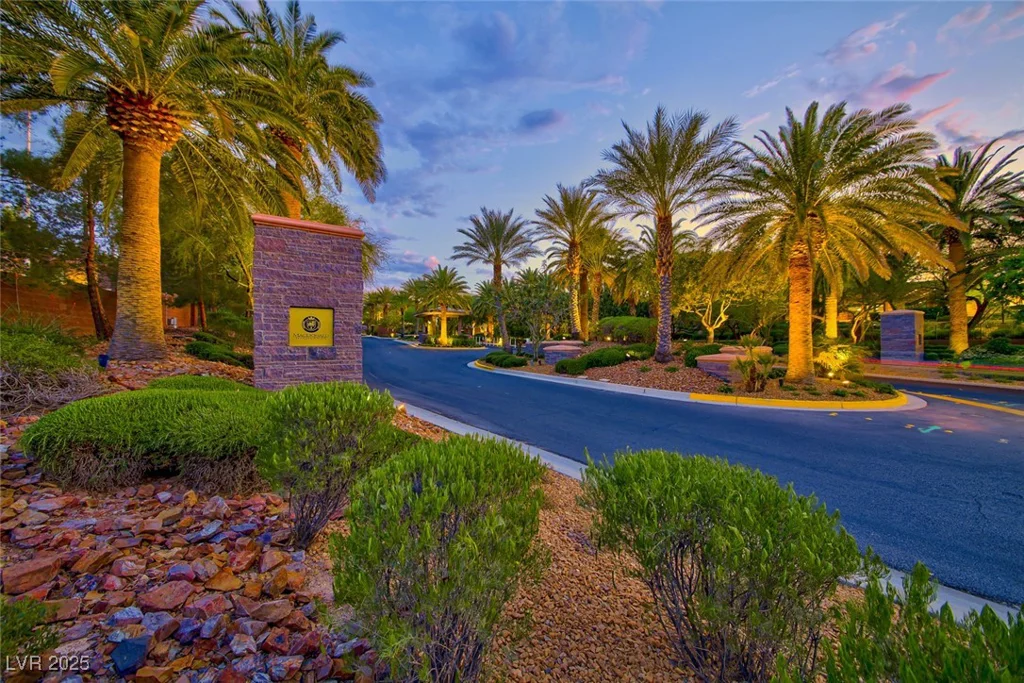 672 Blackrock Rim, Henderson, NV 89012