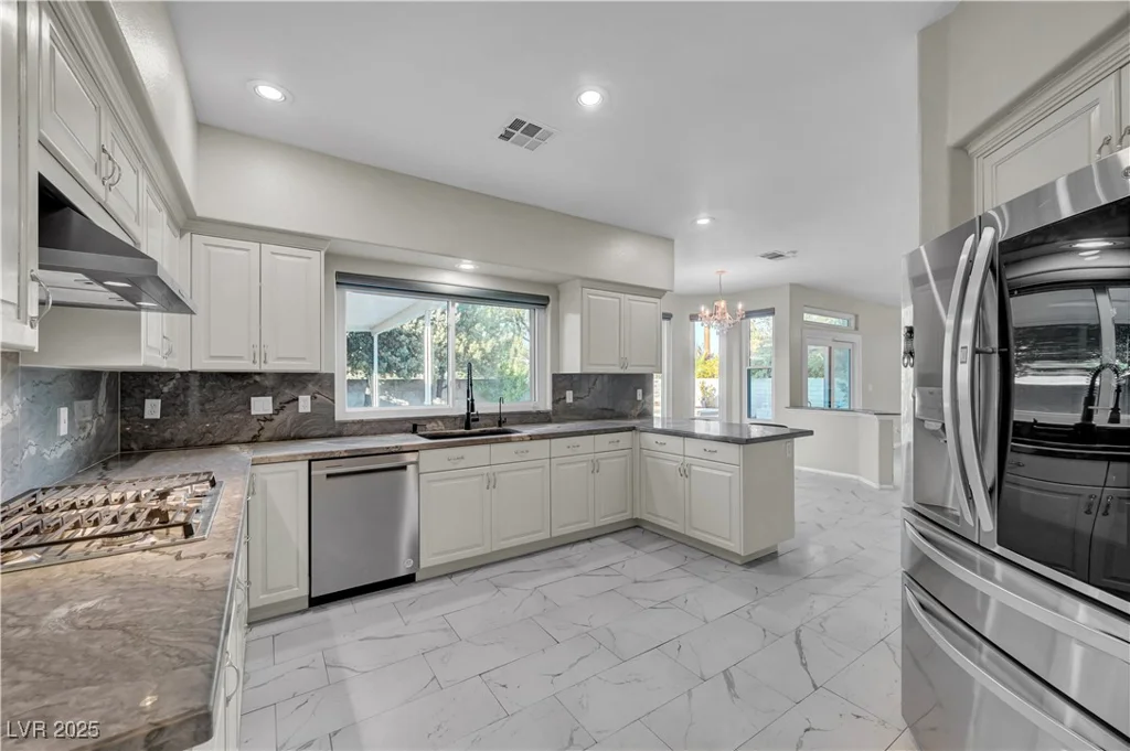 8904 Saint Pierre, Las Vegas, NV 89134