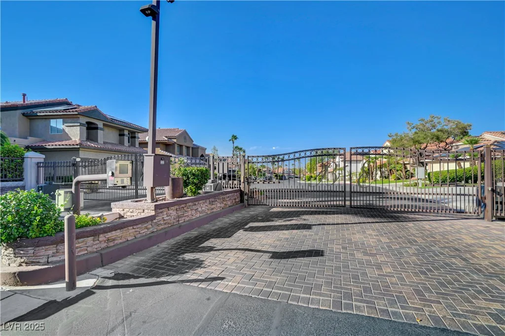 8904 Saint Pierre, Las Vegas, NV 89134