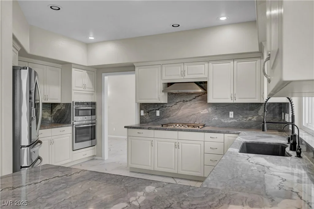 8904 Saint Pierre, Las Vegas, NV 89134