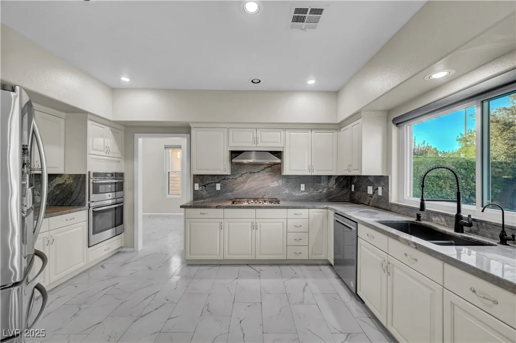 8904 Saint Pierre, Las Vegas, NV 89134