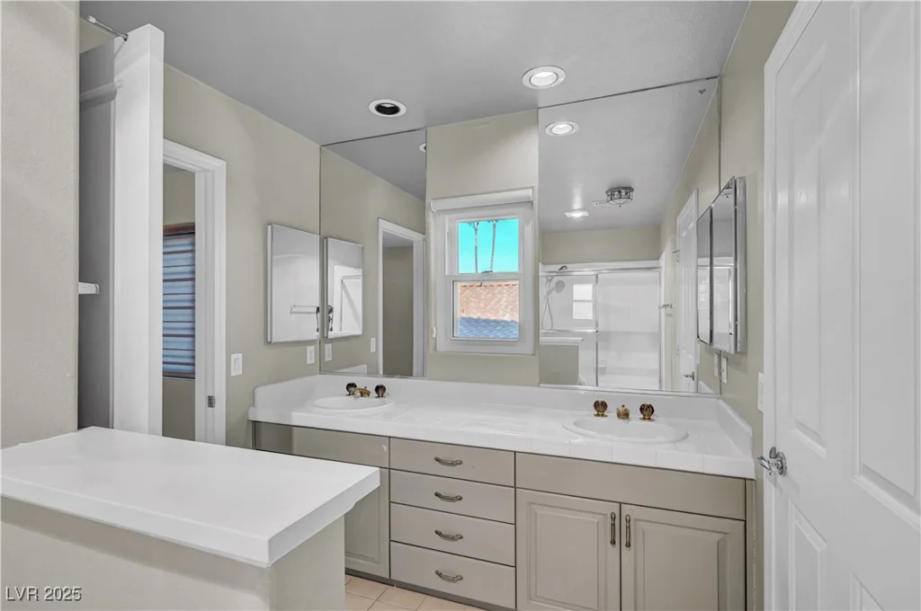 8904 Saint Pierre, Las Vegas, NV 89134