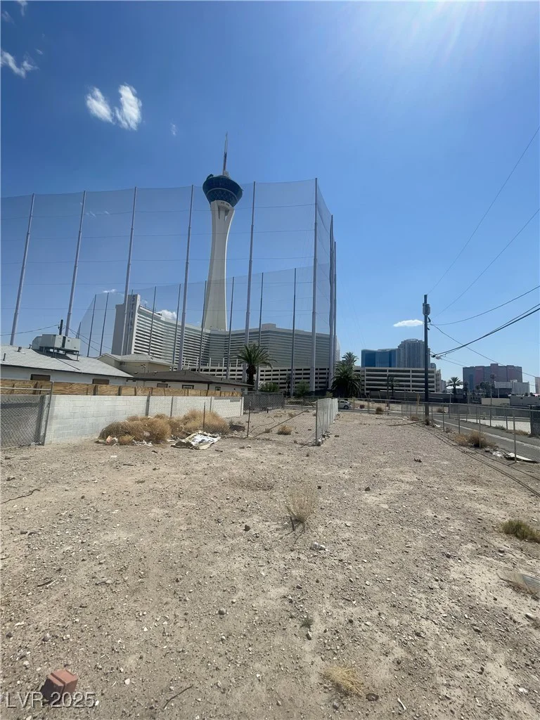 132 Chicago, Las Vegas, NV 89102
