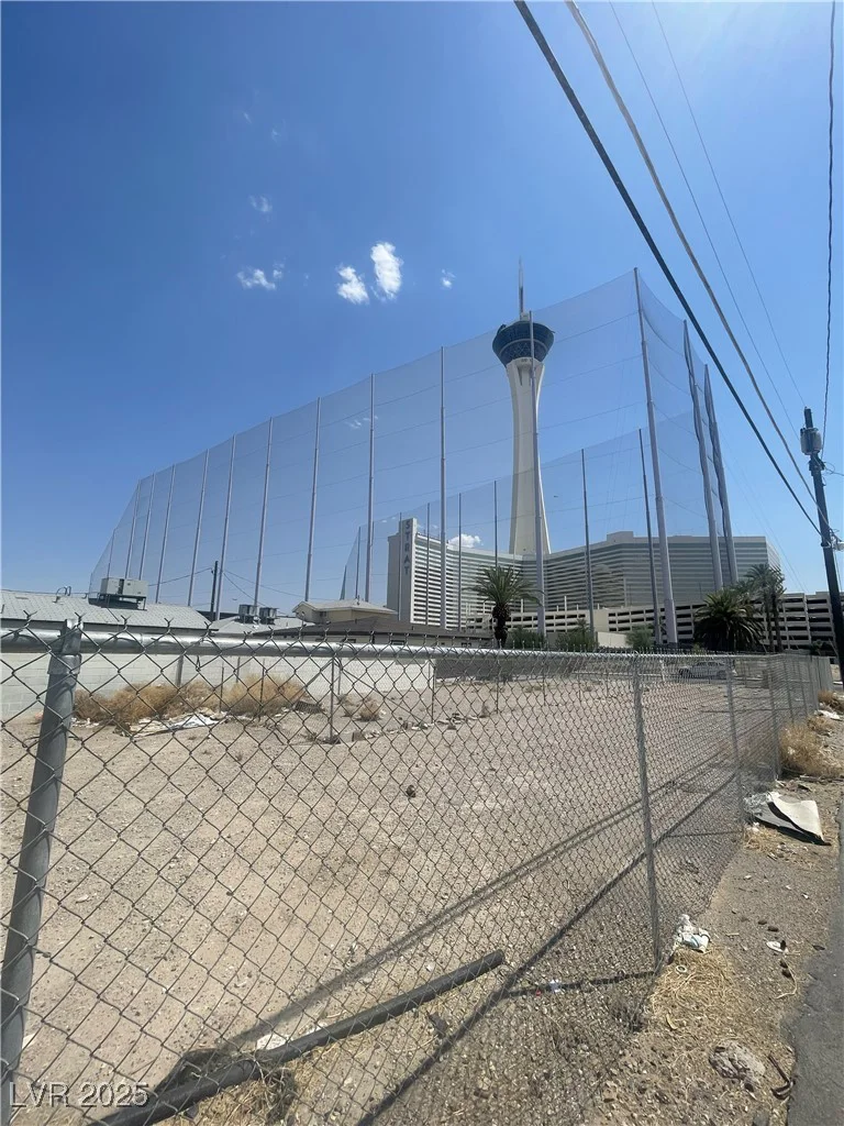 132 Chicago, Las Vegas, NV 89102
