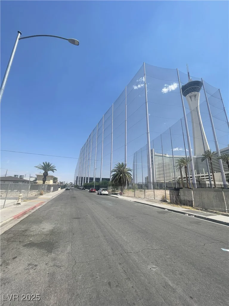 132 Chicago, Las Vegas, NV 89102