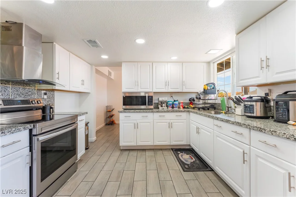 4775 New York, Las Vegas, NV 89104
