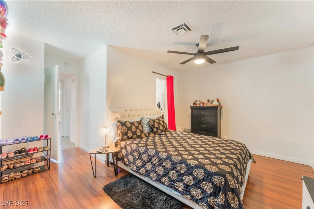 4775 New York, Las Vegas, NV 89104