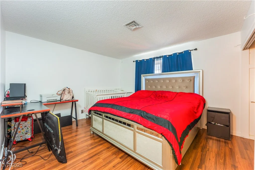 4775 New York, Las Vegas, NV 89104