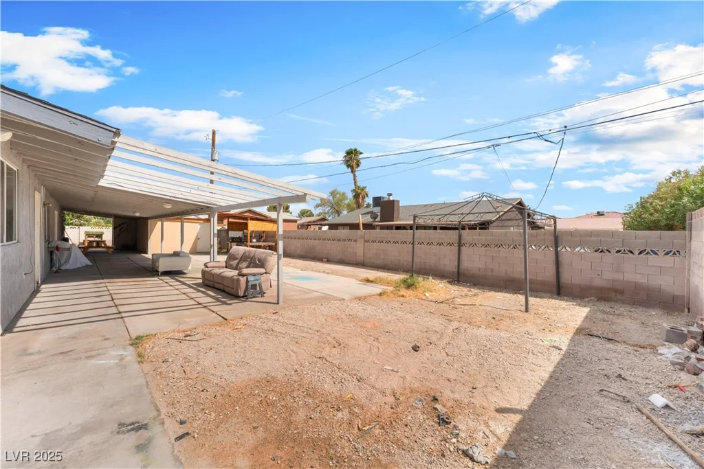 4775 New York, Las Vegas, NV 89104