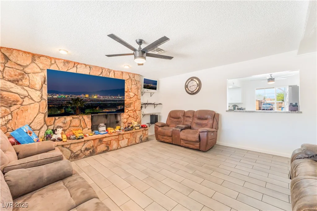 4775 New York, Las Vegas, NV 89104