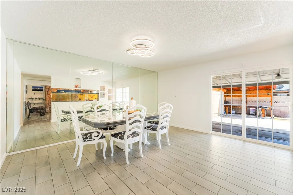 4775 New York, Las Vegas, NV 89104