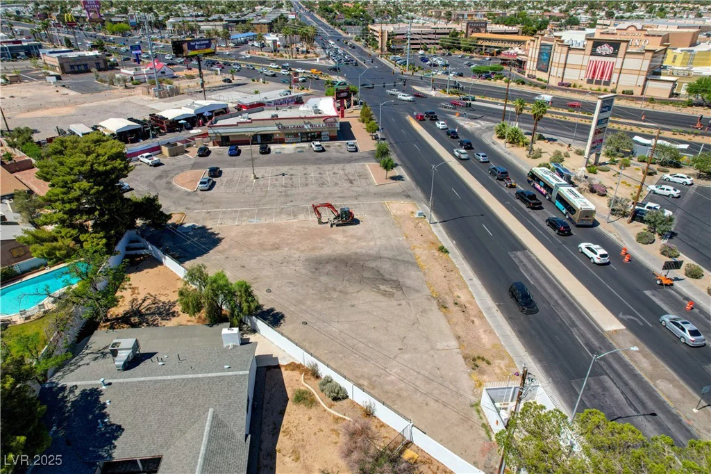 4241 Nellis, Las Vegas, NV 89121