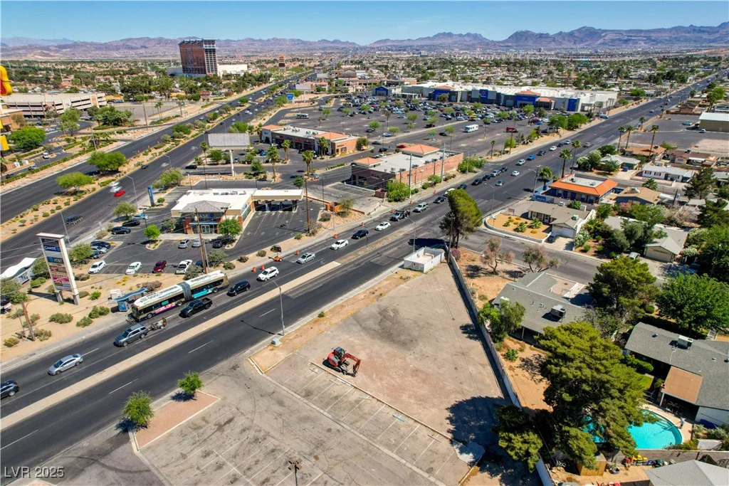 4241 Nellis, Las Vegas, NV 89121