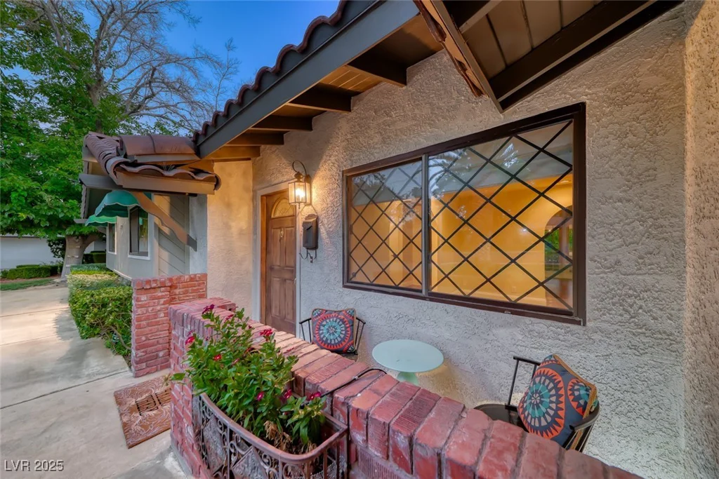 3001 Colanthe, Las Vegas, NV 89102