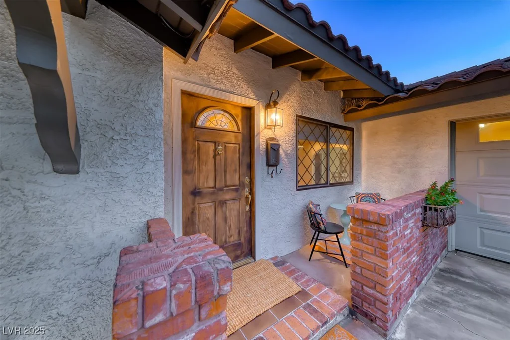 3001 Colanthe, Las Vegas, NV 89102