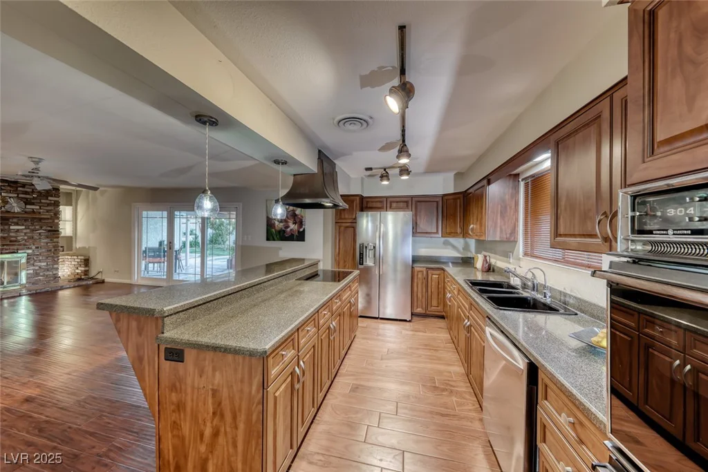 3001 Colanthe, Las Vegas, NV 89102