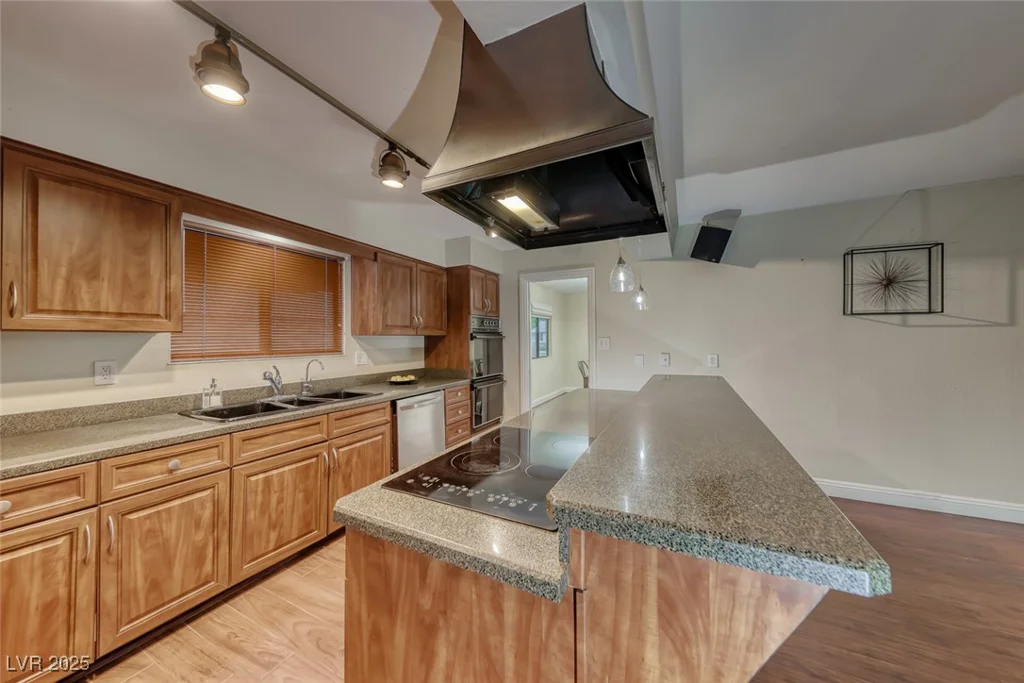 3001 Colanthe, Las Vegas, NV 89102