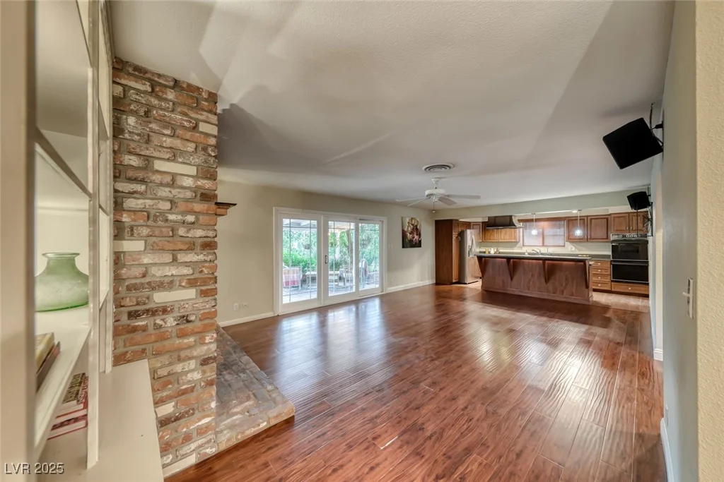 3001 Colanthe, Las Vegas, NV 89102