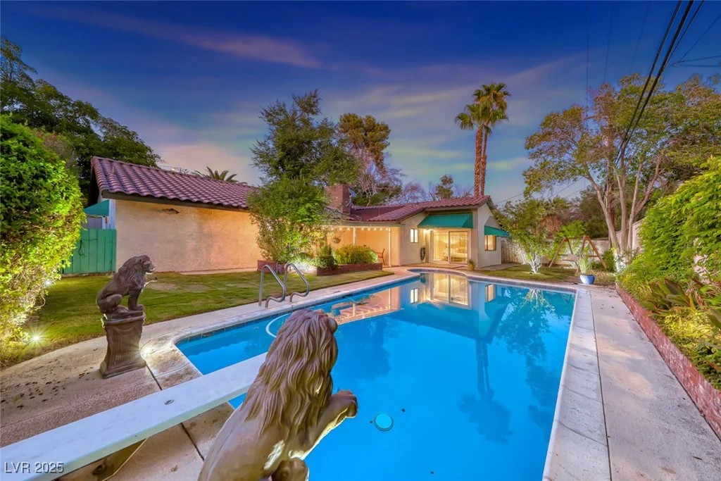3001 Colanthe, Las Vegas, NV 89102