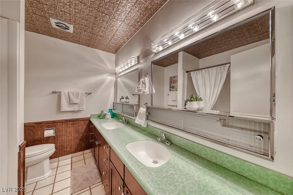 3001 Colanthe, Las Vegas, NV 89102