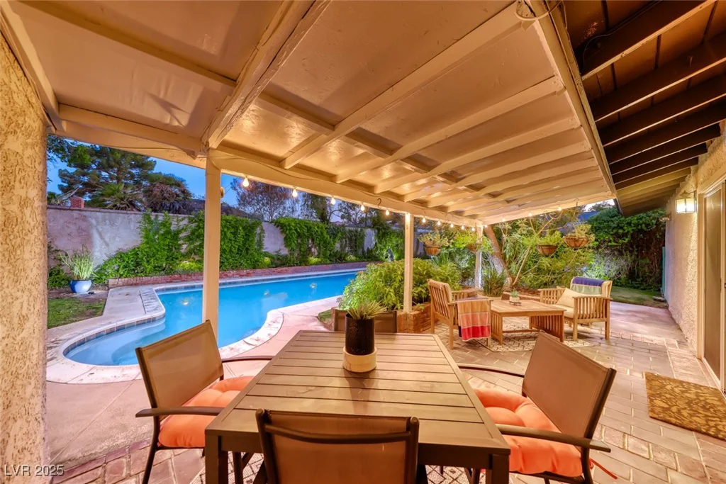 3001 Colanthe, Las Vegas, NV 89102