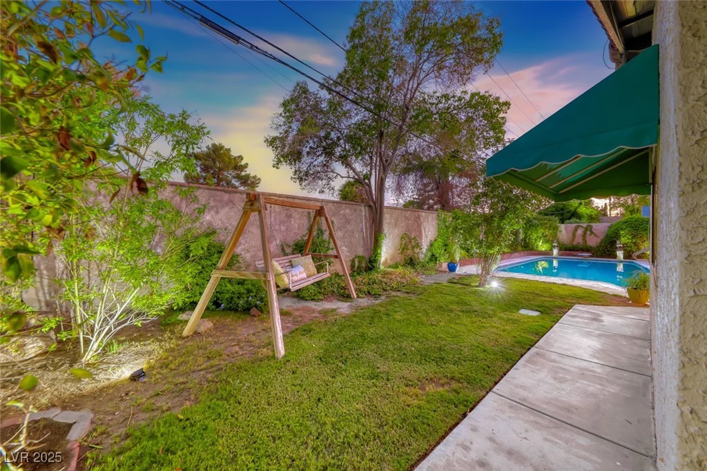 3001 Colanthe, Las Vegas, NV 89102