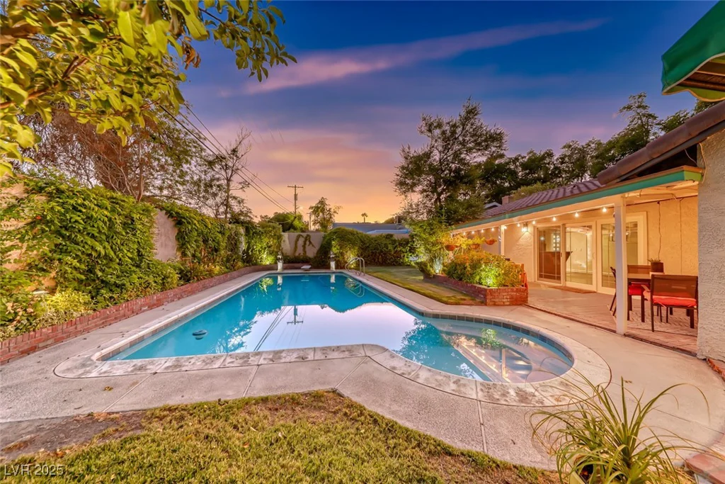 3001 Colanthe, Las Vegas, NV 89102