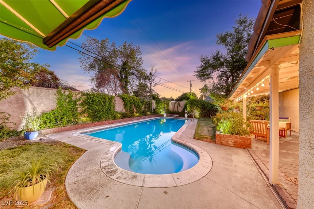 3001 Colanthe, Las Vegas, NV 89102