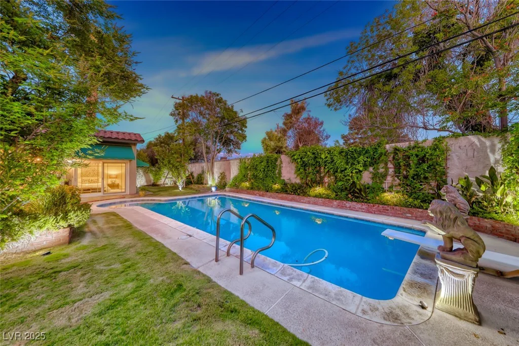 3001 Colanthe, Las Vegas, NV 89102